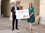 Kulturlandesrat Christopher Drexler und Tourismuslandesrätin Barbara Eibinger-Miedl präsentieren die neue Struktur: Die Tierwelt Herberstein wird neben dem Kunsthaus Graz der zweite Standort, der als Tochtergesellschaft der Universalmuseum Joanneum GmbH geführt wird.