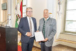 Günther Bauer wurde von LH Christopher Drexler der Berufstitel "Regierungsrat" verliehen.