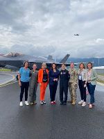 Die beiden F35-Pilotinnen mit BM Tanner, LR Schmiedtbauer, Botschafterin Kennedy und Stv. WK-Generalsekretärin Mariana Kühnel